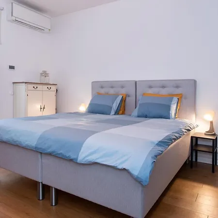 Cozy Place L Perfect Location L Apartment