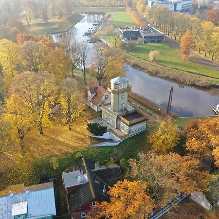 Free Parking L Everything Nearby *