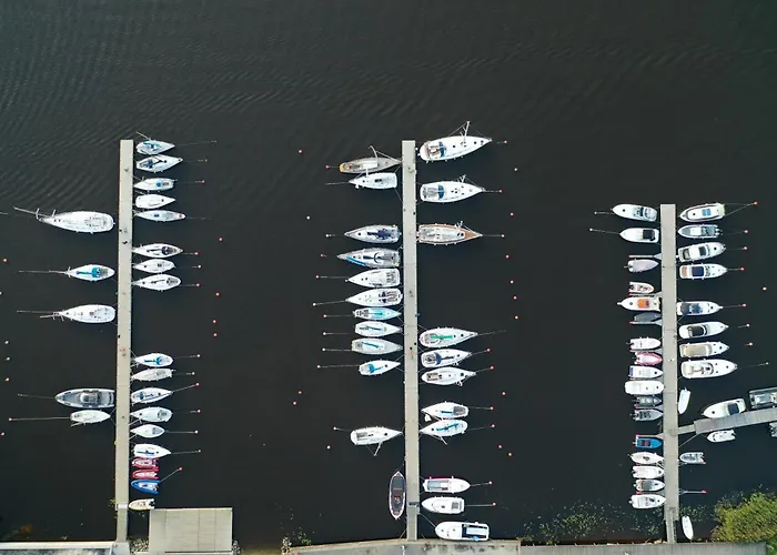 Apartment Free Parking L Everything Nearby L Easy Self Check-in Parnu