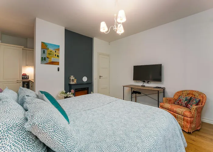 Apartment Free Parking L Everything Nearby L Easy Self Check-in