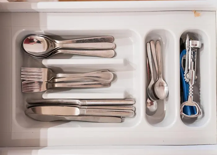 Free Parking L Everything Nearby L Easy Self Check-in Apartment *