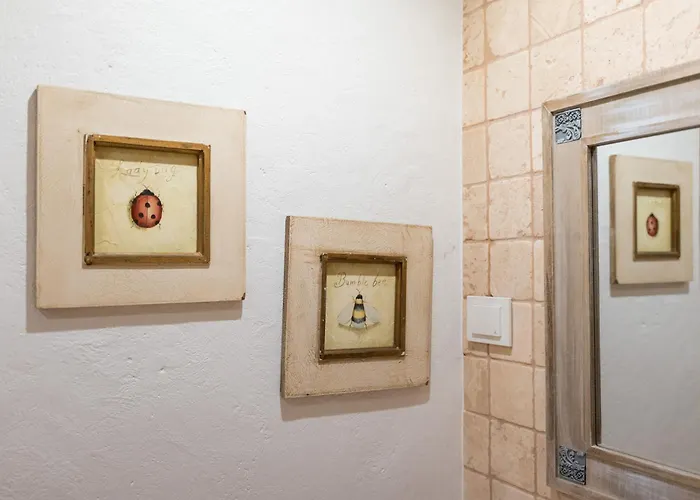 Free Parking L Everything Nearby L Easy Self Check-in Apartment *